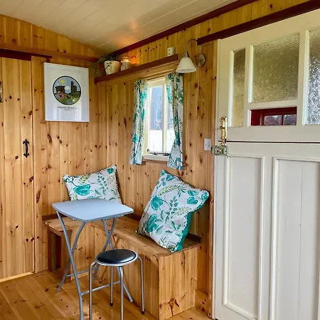 Miners_Meadow Self Contained Shepherds Hut Redruth Exterior photo