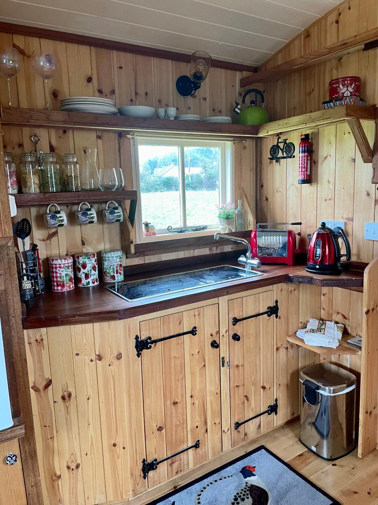 Luxury tent Miners_meadow Self Contained Shepherds Hut