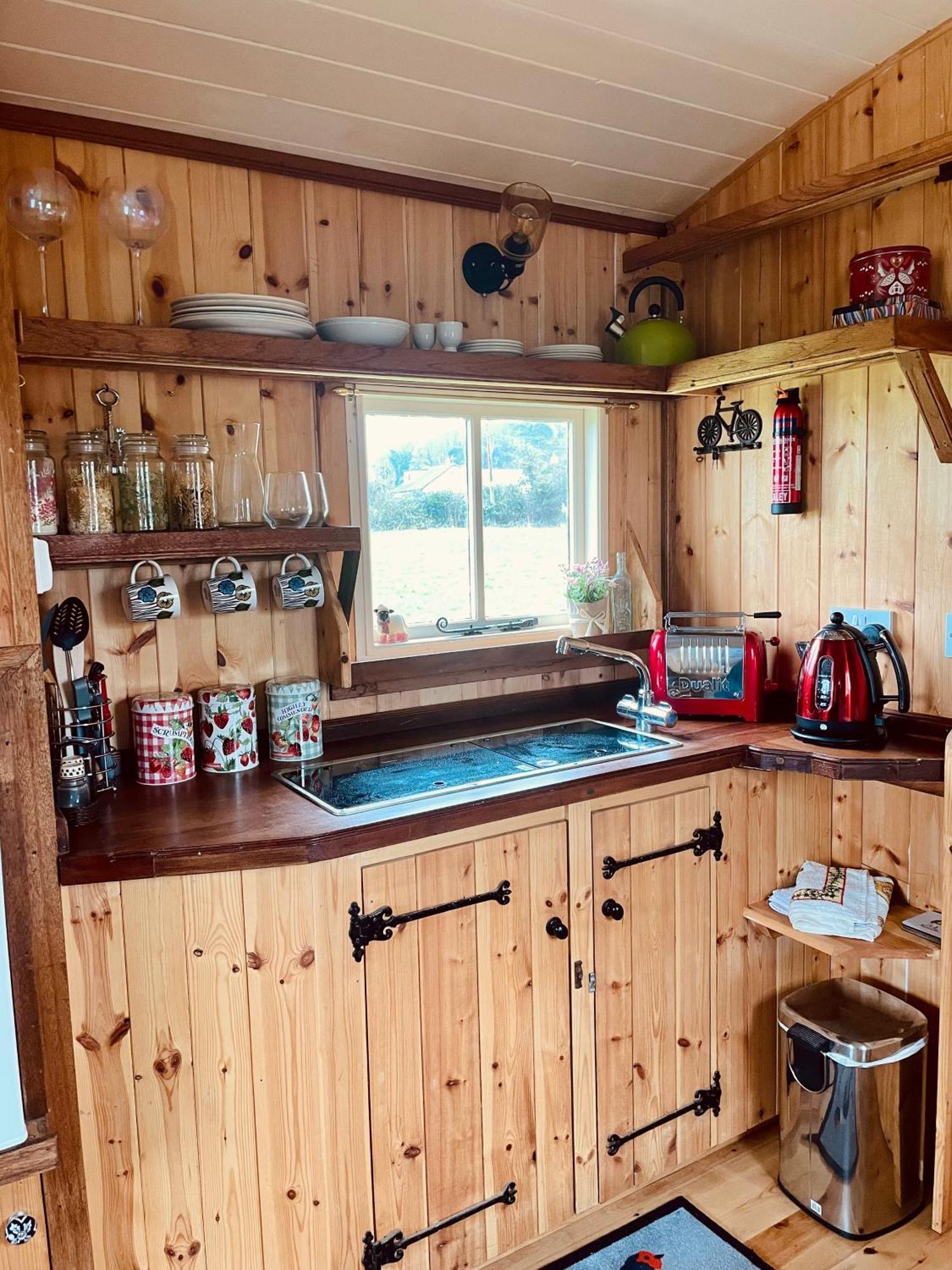 Miners_meadow Self Contained Shepherds Hut Luxury tent *